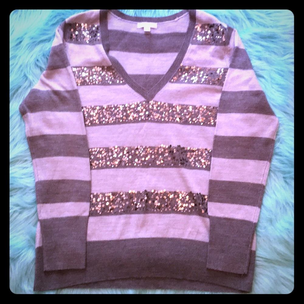 New York & Co V-neck gray striped sweater